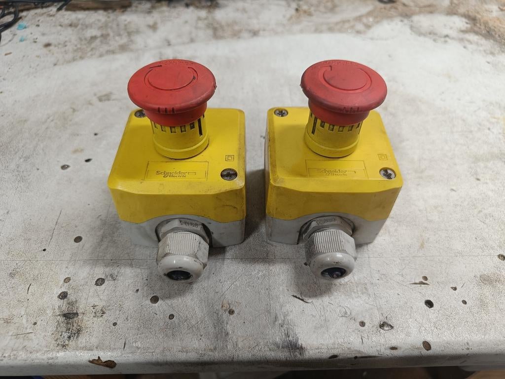 Noodschakelaar - Schneider Electric, Hobby en Vrije tijd, Elektronica-componenten, Ophalen of Verzenden