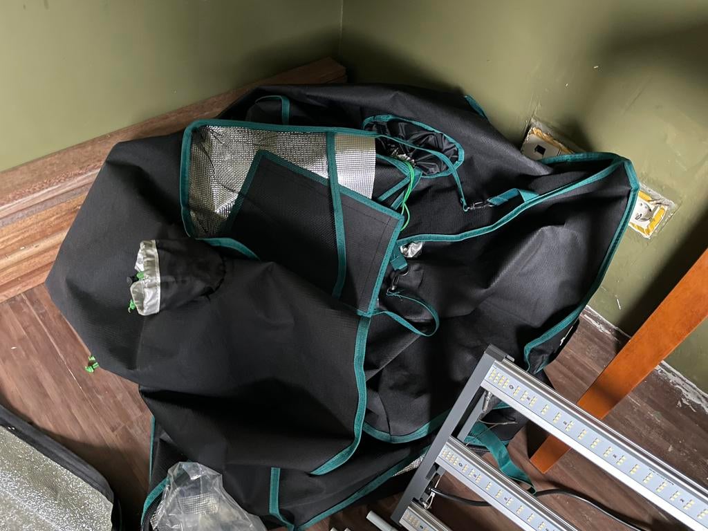 2 kweek tenten 120x60x120 (compleet) en 80x80x120, Ophalen, Zo goed als nieuw, Kweektent