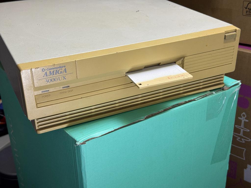 ZELDZAAM: Commodore Amiga 3000UX  | Verzamelaarsstuk, Computers en Software, Ophalen, Amiga