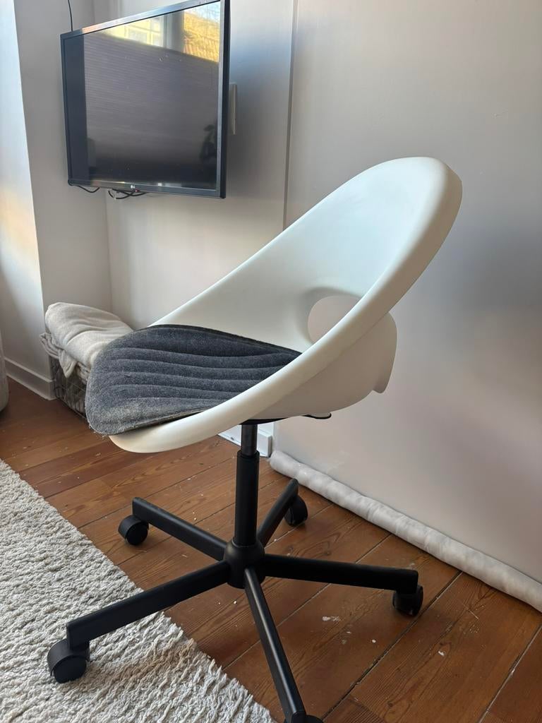 LOBERGET / MALSKÄR Bureaustoel, wit/zwart, Ophalen, Gebruikt, Wit