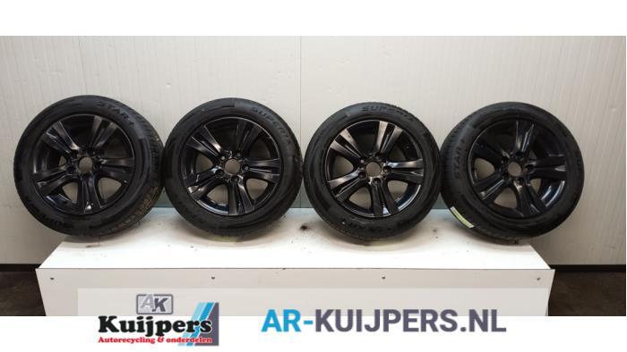 Sportvelgenset + banden van een BMW 3-Serie, Gebruikt, -, -, -