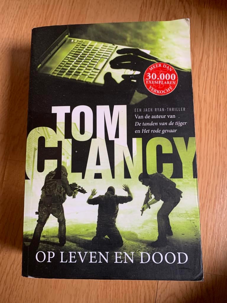 Tom clancy boek, Boeken, Ophalen of Verzenden, Zo goed als nieuw