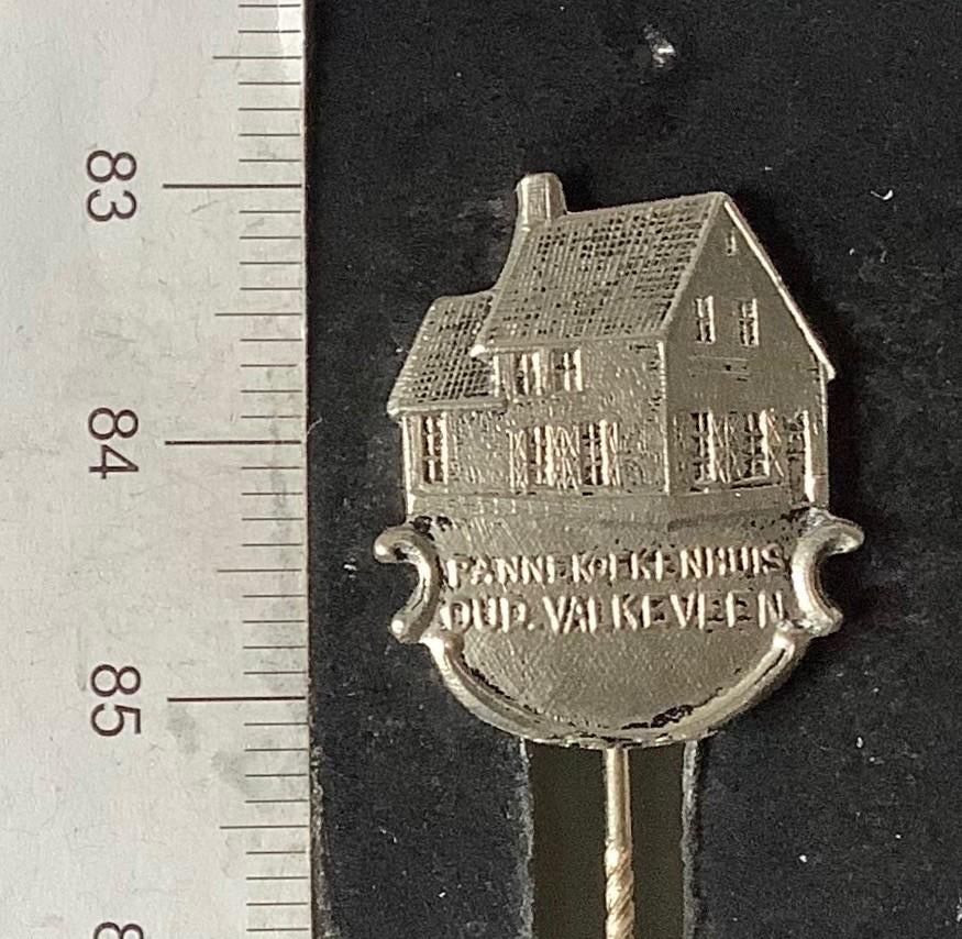 speld, Oud Valkenveen, pannekoekenhuis type 1 (B, Ophalen of Verzenden, Gebruikt, Stad of Land, Speldje of Pin