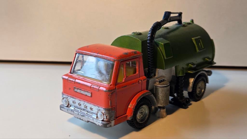 Oude Dinky Toys Ford D800 veegwagen 451 modelauto, Hobby en Vrije tijd, Verzenden, Gebruikt, Bus of Vrachtwagen, Dinky Toys