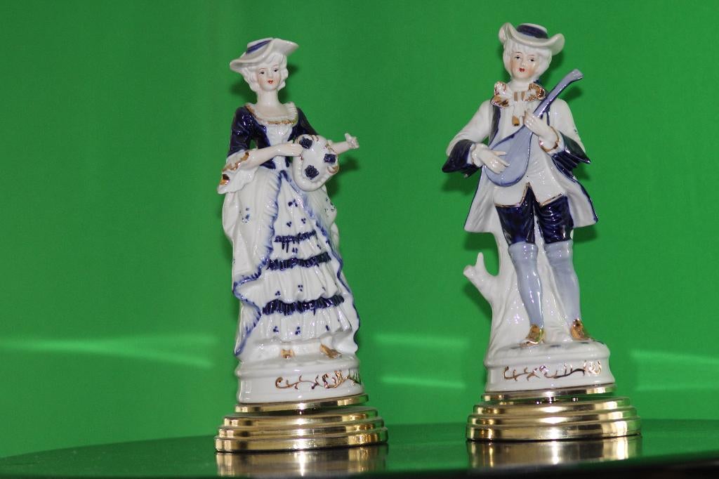 Porseleinen stel met speeldoosjes in de voet, Ophalen of Verzenden, Gebruikt