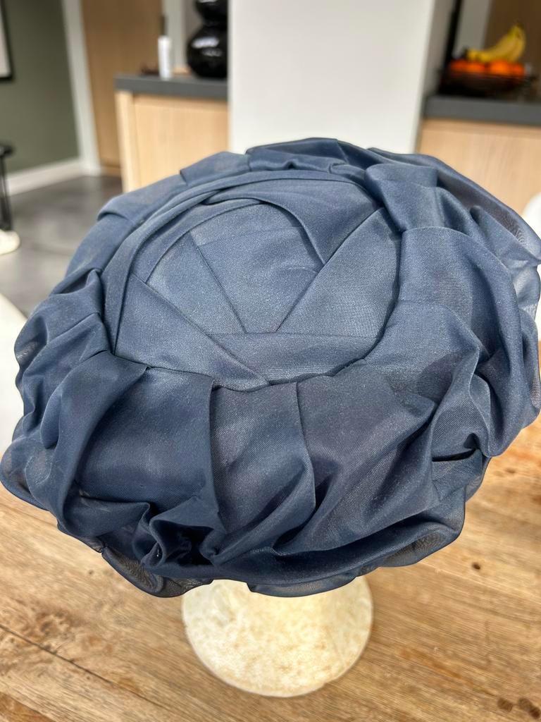 Jaren 50/60 hoofddeksel hoedje donkerblauw, Ophalen of Verzenden, Dames