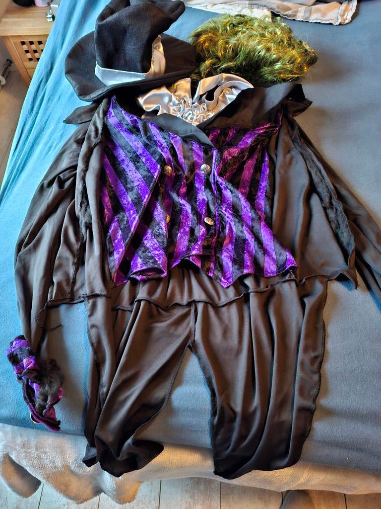 The Joker kostuum, Ophalen