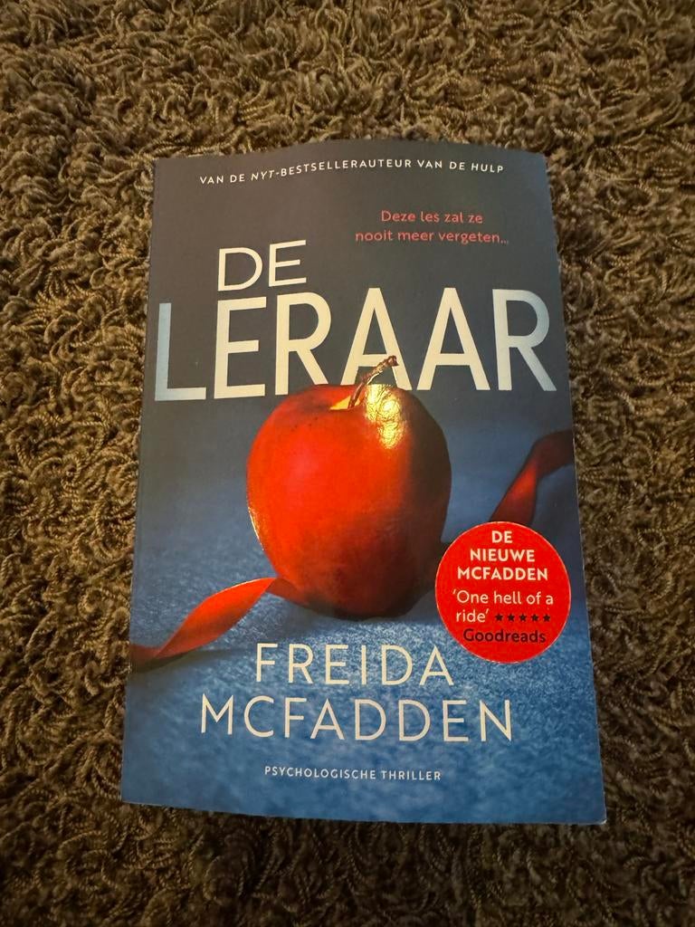 De Leraar - Freida McFadden, Ophalen of Verzenden, Zo goed als nieuw, Nederland