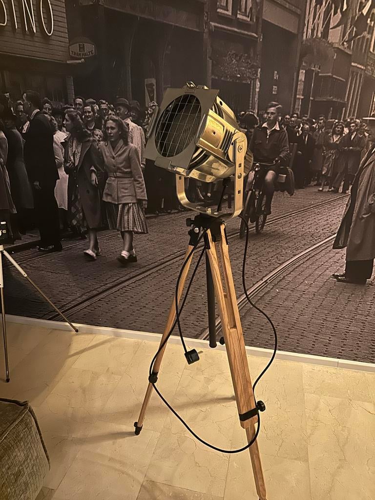 Studiolamp op statief - Filmset Strand, Ophalen, Gebruikt, 100 tot 150 cm, Hout