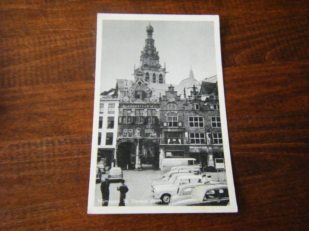 T37 - Nijmegen - Toren - Mooi/Oud, Ophalen of Verzenden, 1940 tot 1960, Gelderland