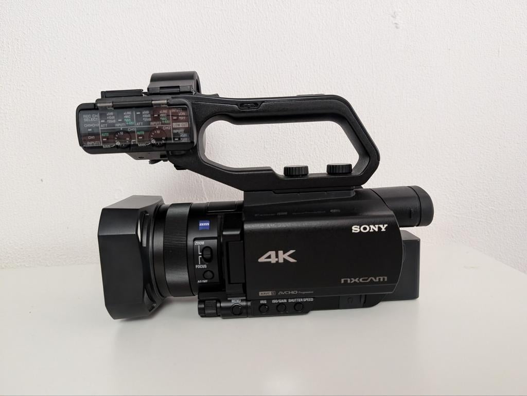 Sony HXR NX80 professionele camcorder 4K videocamera, Ophalen, Zo goed als nieuw, 8 tot 20x, Full HD