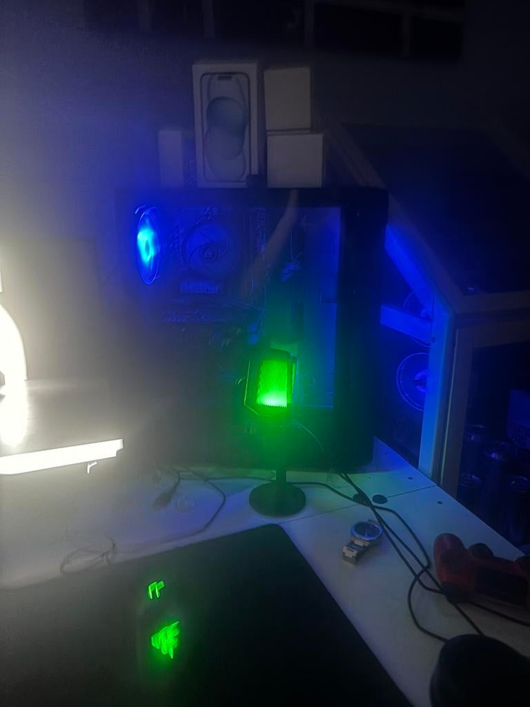 Gaming setup alles er op en er aan, Computers en Software, Desktop Pc's, Zo goed als nieuw, 4 Ghz of meer, HDD, SSD, 32 GB, Met videokaart