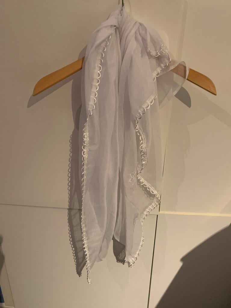 Witte voile sjaal met kanten rand, Ophalen, Zo goed als nieuw, Maat 38/40 (M), Sjaal