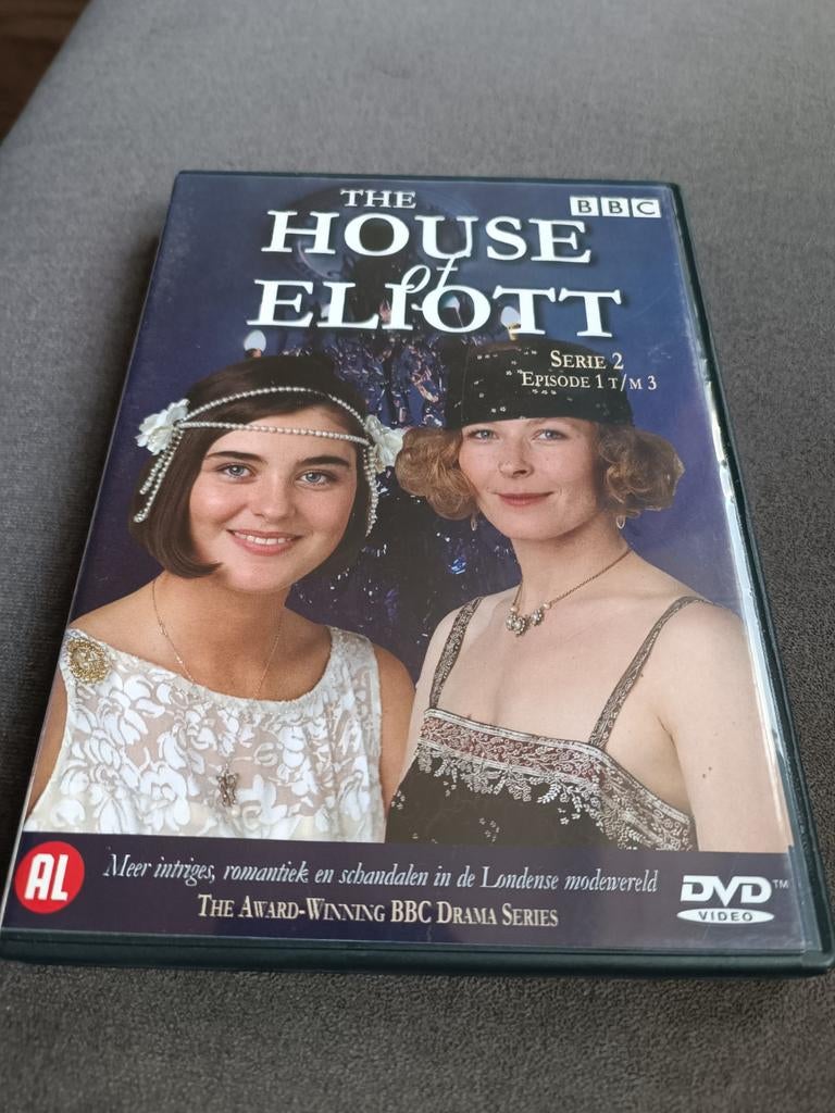 The house of Eliott seizoen 2 aflevering 1 t/m 3 - dvd, Vanaf 12 jaar, Ophalen of Verzenden, Zo goed als nieuw, Drama
