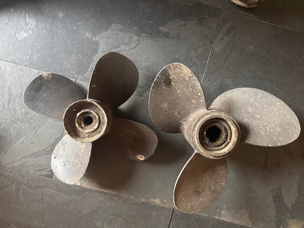 Schroeven voor Volvo Penta DP290 - Set van 2, Ophalen of Verzenden, Gebruikt, Motor en Techniek, Motorboot