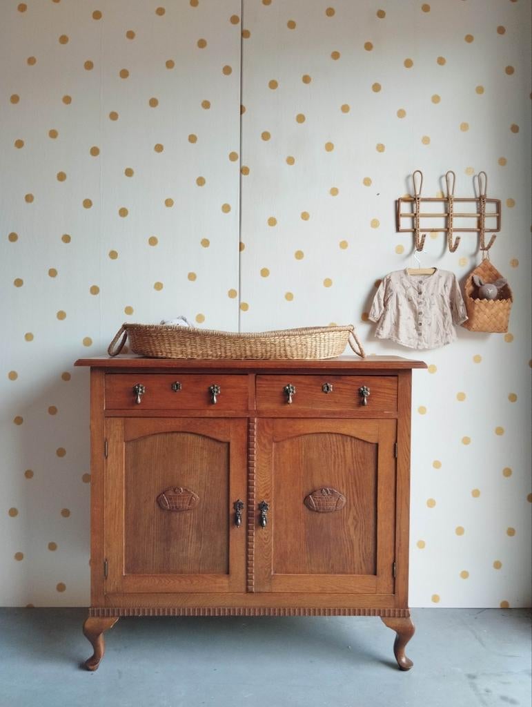 Vintage dressoir Queen Ann / eikenhout / bezorgen mogelijk, Huis en Inrichting, Kasten | Dressoirs, 100 tot 150 cm, 25 tot 50 cm