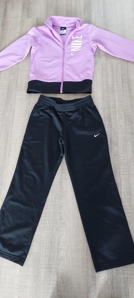Nike trainings pak, Kinderen en Baby's, Kinderkleding | Maat 164, Ophalen of Verzenden, Zo goed als nieuw, Nike, Meisje