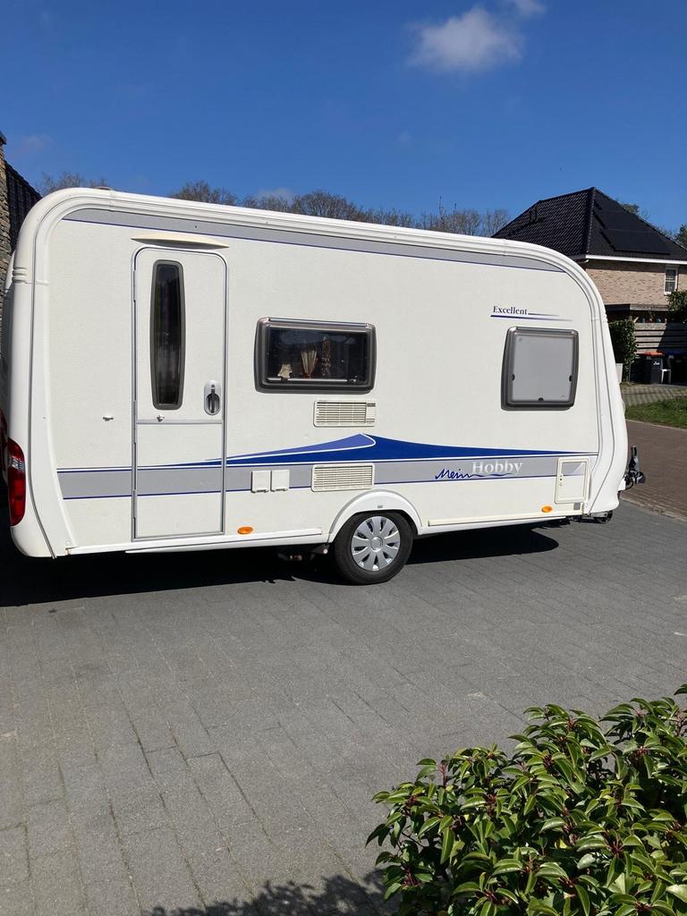 Hobby 410 SF Excellent met mover, 2e eigenaar., Caravans en Kamperen, Caravans, 70 kg, Vast bed, Hobby, Treinzit