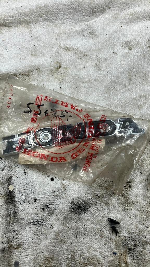 Honda ss50 tankembleem origineel, Fietsen en Brommers, Brommeronderdelen | Oldtimers, Ophalen of Verzenden, Nieuw, Tank, Overige merken