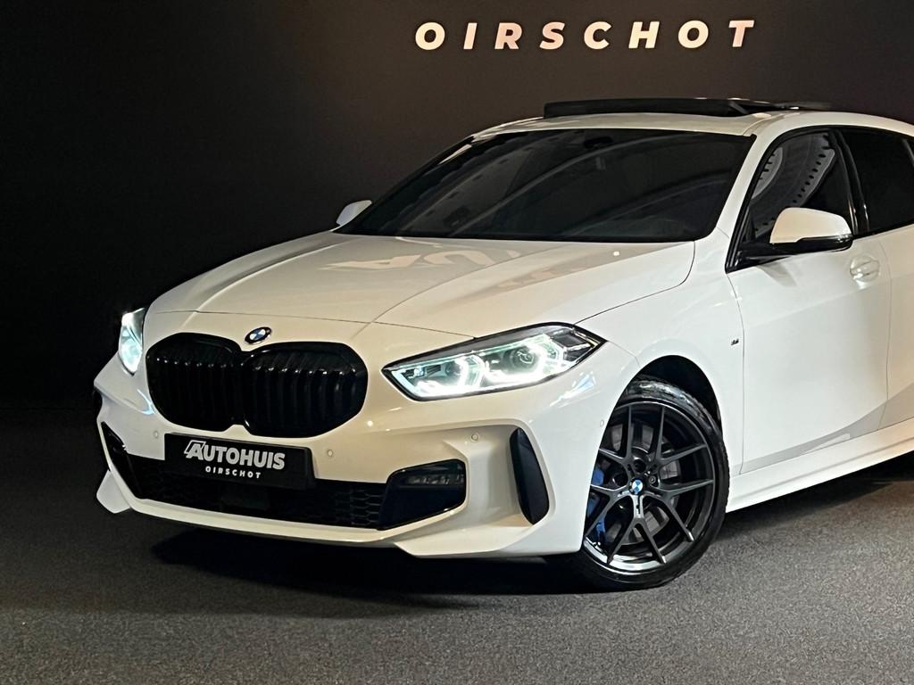 BMW 1-serie 120i High Executive Edition M Pano/ Performance, 1998 cc, Gebruikt, Zwart, 4 cilinders