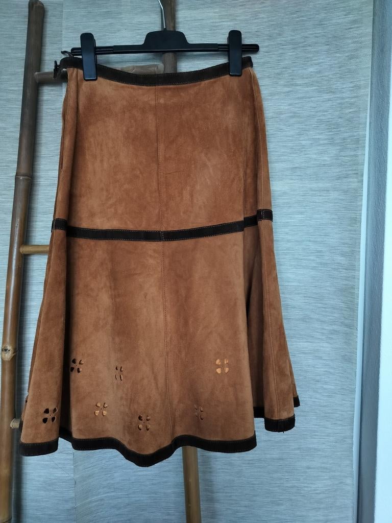Vintage suède rok, Kleding | Dames, Rokken, Zo goed als nieuw, Maat 38/40 (M), Bruin, Onder de knie, Ophalen of Verzenden