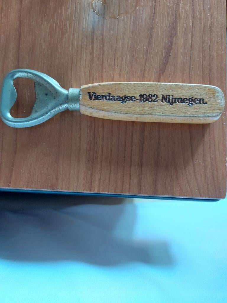 Nijmeegse vierdaagse opener 1982 Heineken, Ophalen of Verzenden, Flesopener, Heineken