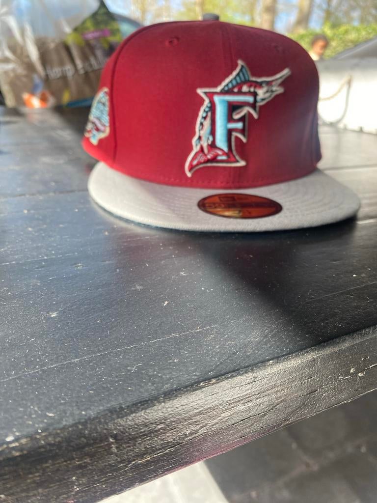 New Era petjes - Zo goed als nieuw, Kleding | Dames, Ophalen, Zo goed als nieuw, One size fits all, Pet