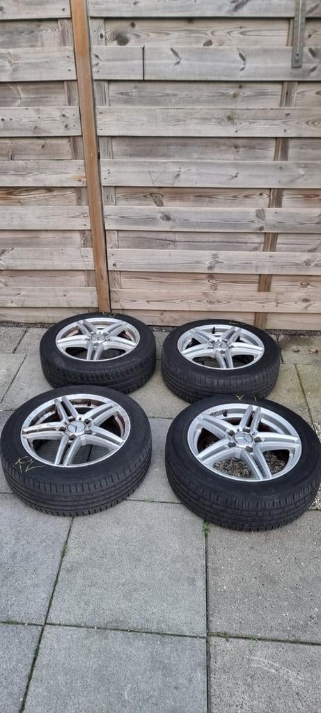 Mercedes B klasse 16 inch velgen met banden, Ophalen