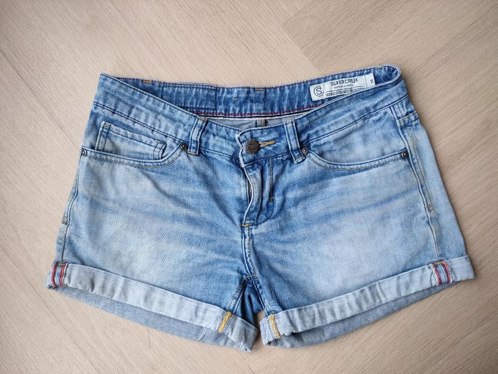 Korte spijkerbroek / shorts Silvercreek - maat 34, Blauw, Ophalen of Verzenden, Zo goed als nieuw, W27 (confectie 34) of kleiner