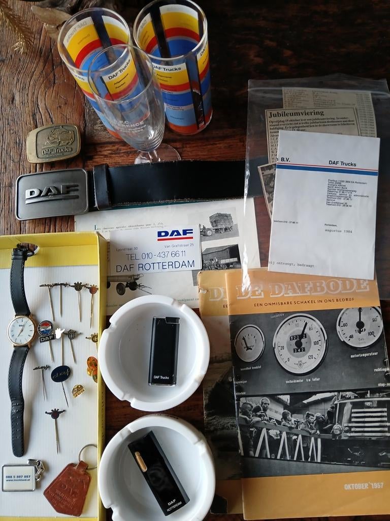 DAF speldjes asbakken glazen horloge riem boekjes, Ophalen of Verzenden, Auto's