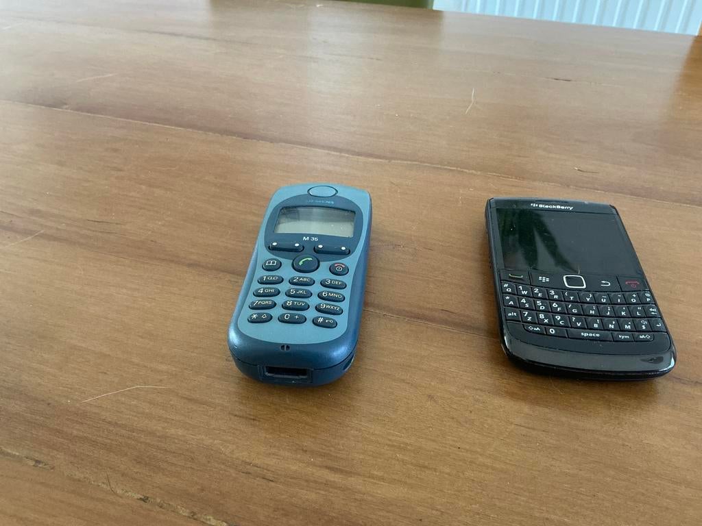 Siemens M35 en BlackBerry telefoon, Telecommunicatie, Mobiele telefoons | Siemens, Ophalen, Gebruikt, Klassiek of Candybar, Zonder simlock