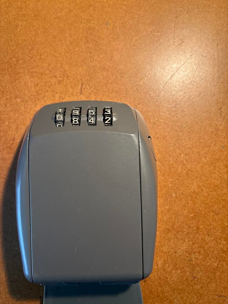 Sleutelkluisje met cijferslot, Ophalen, Gebruikt, Overige materialen, Slot