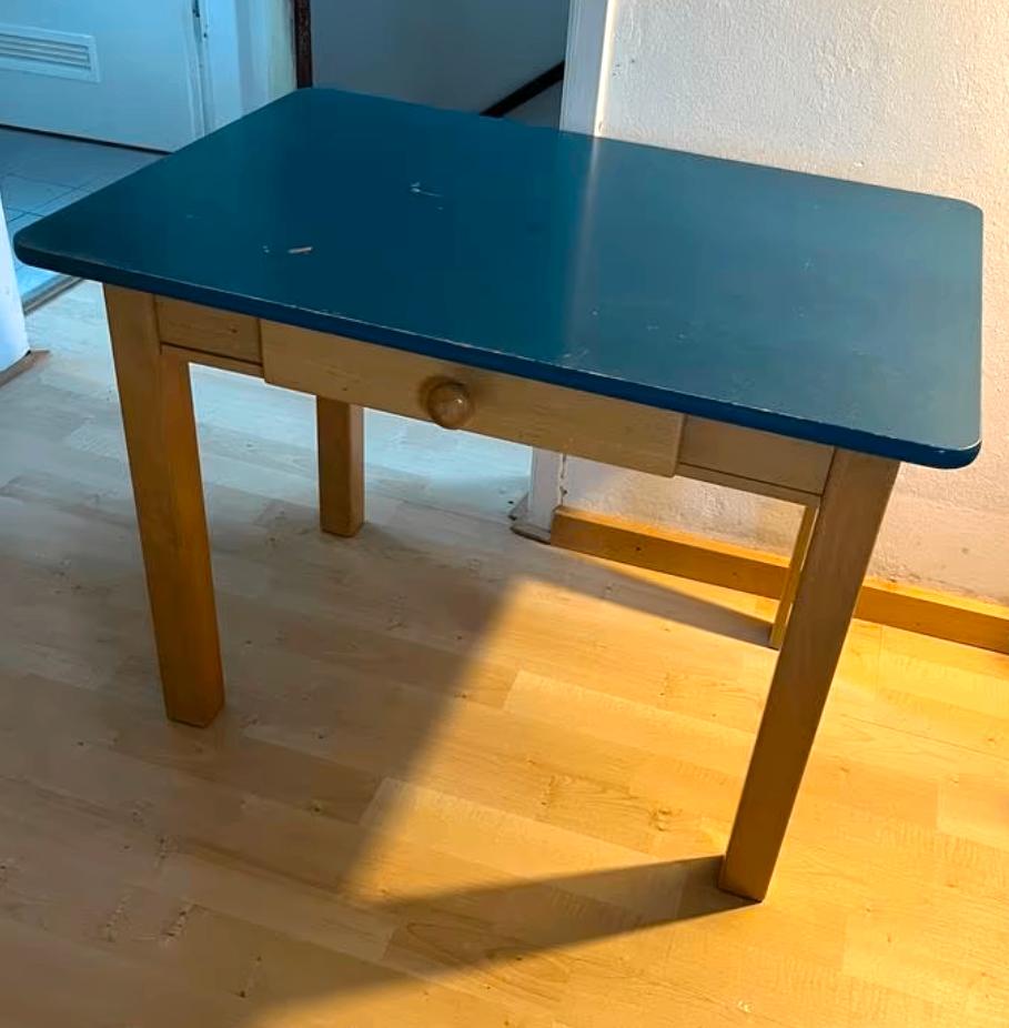 Kindertafel blauw met lade 70x50x51cm - gebruikt, Ophalen of Verzenden, Gebruikt, Tafel(s)