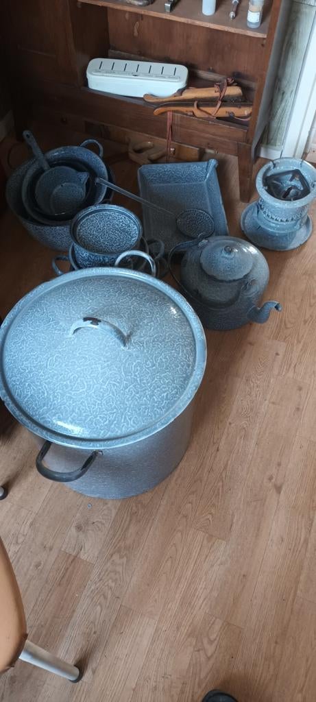 Verzameling Grijs gewolkt, Ophalen