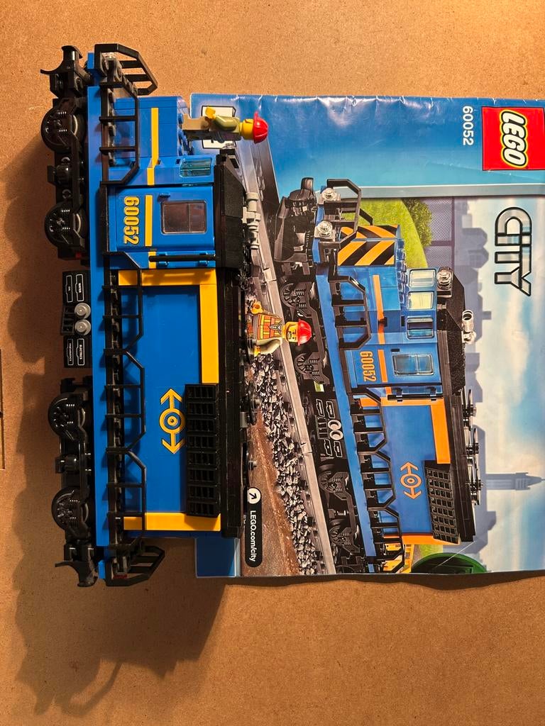 Lego 60052 goederen trein compleet, Kinderen en Baby's, Speelgoed | Duplo en Lego, Ophalen of Verzenden, Zo goed als nieuw