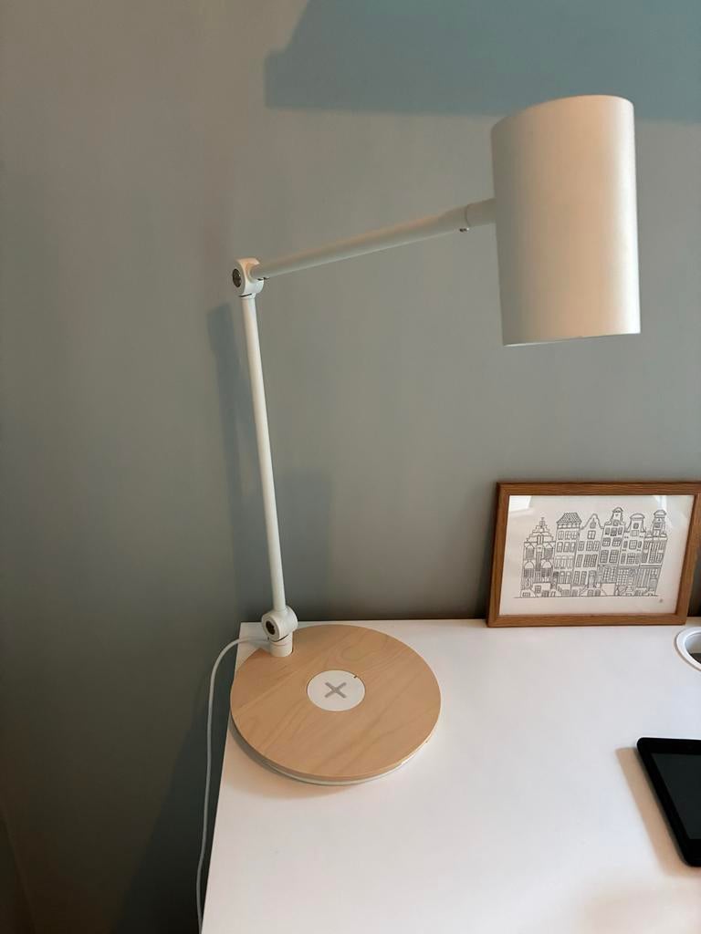 IKEA tafellamp met draadloos opladen, Ophalen, Zo goed als nieuw, Hout, 50 tot 75 cm