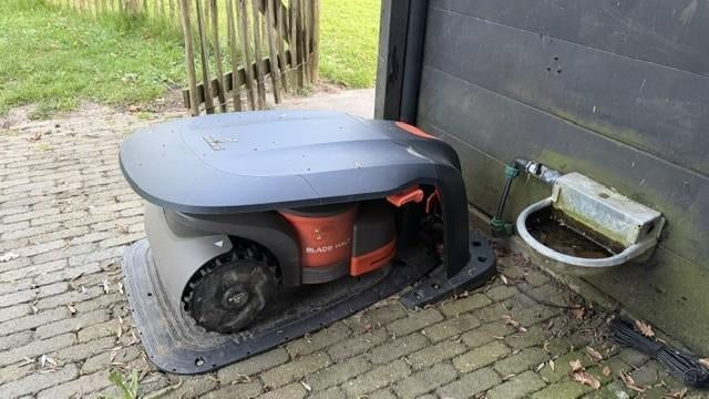 Segway navimow h800e robotmaaier met garage, Tuin en Terras, Robotmaaiers, Ophalen, Gebruikt, Bestuurbaar via app, Segway Navimow