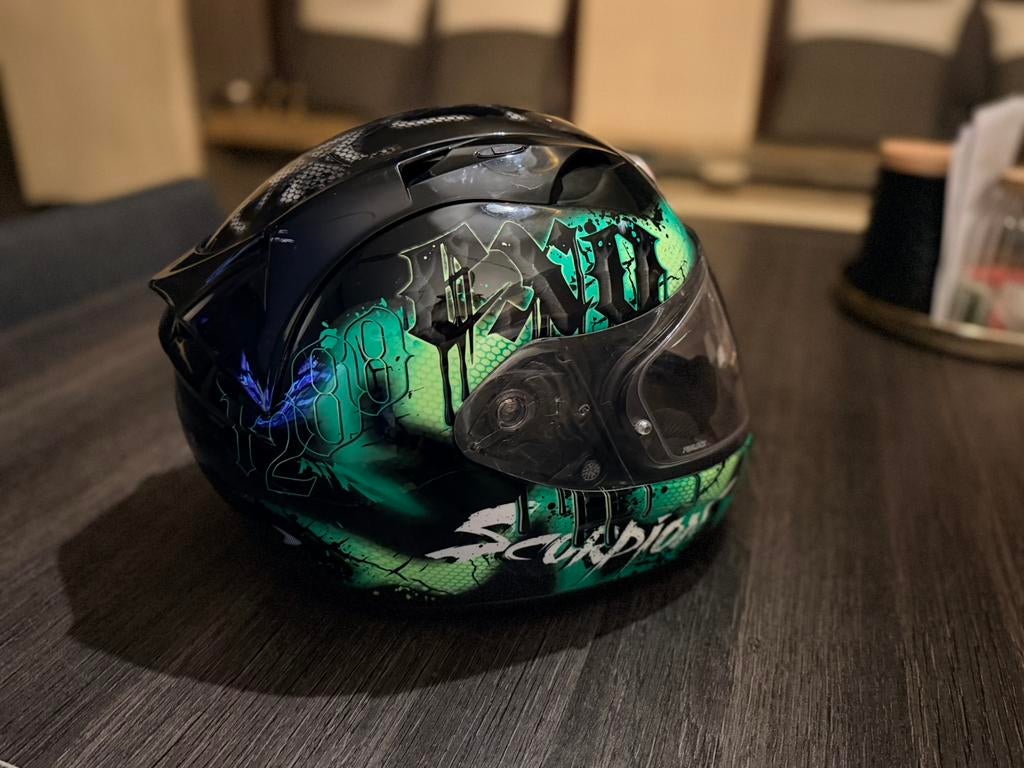 Brommer/moto helm scorpion exo, Fietsen en Brommers, Ophalen of Verzenden, Zo goed als nieuw