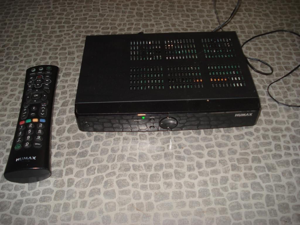 100% goede  Humax met afstandbediening, Ophalen of Verzenden, Zo goed als nieuw