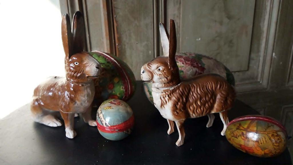 Candy containers, Verzenden