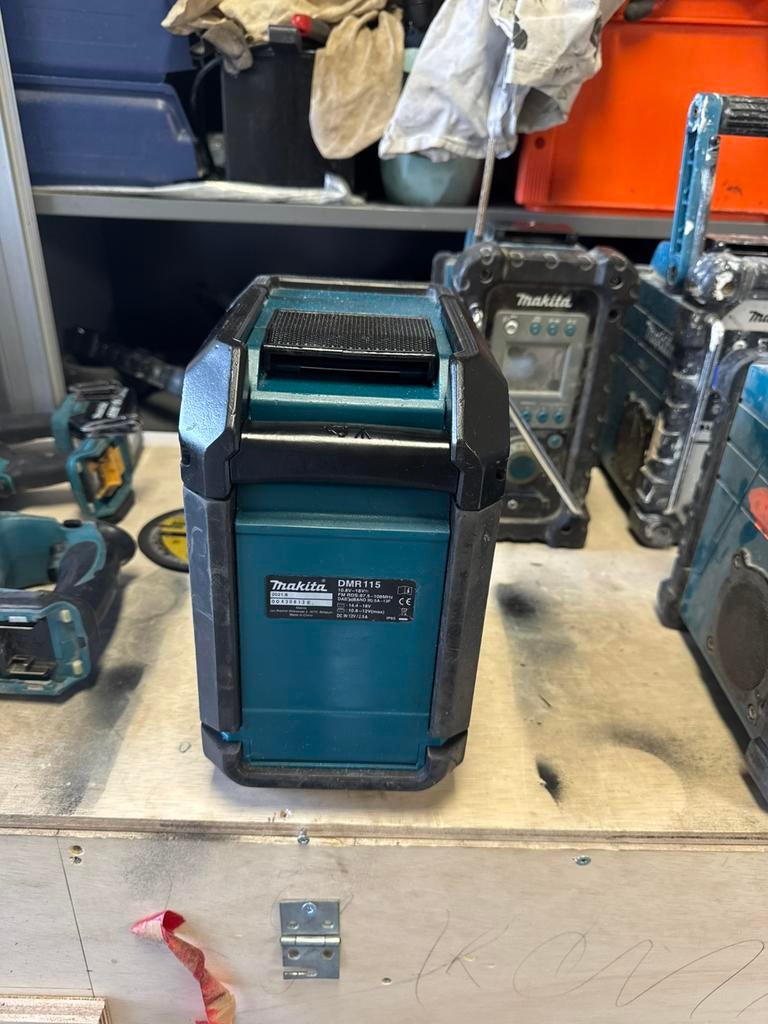 MAKITA DMR115 BOUWRADIO/RADIO SUPER NETTE STAAT, Ophalen of Verzenden, Zo goed als nieuw, Bouwradio