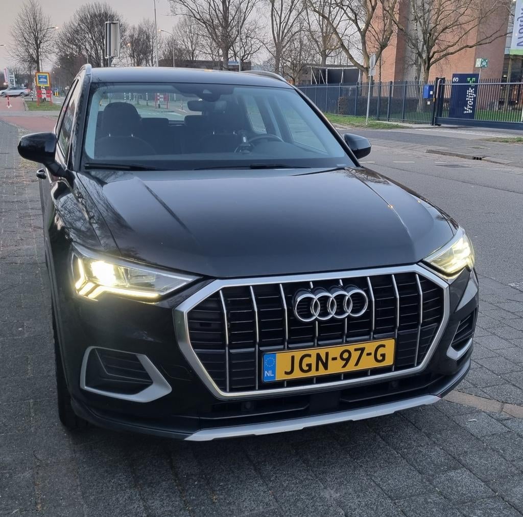 Q3 35 TFSI Pro Line Virtual Cockpit Display Camera 19", Voorwielaandrijving, USB, Stof, Zwart