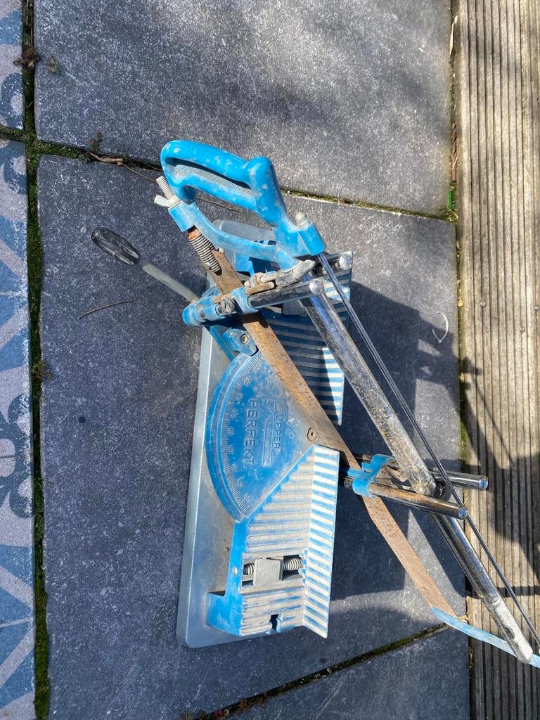 Verstek ijzerzaag / metaalzaag met geleider, Ophalen, 70 mm of meer, Zo goed als nieuw, Afkortzaag