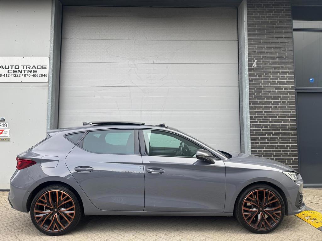 Cupra Leon 1.4 e-Hybrid 245PK VZ | Pano | Dealer OH | BTW Au, 77 km/l, Gebruikt, 4 cilinders, 150 pk