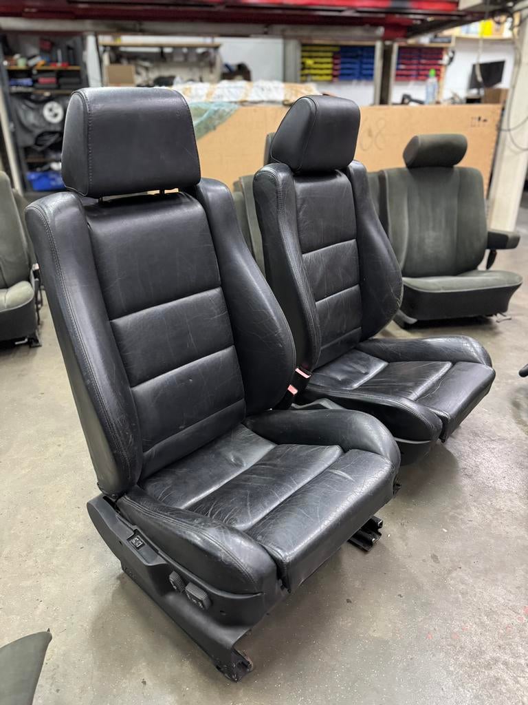 BMW E34 M5 Elektrische Lederen Voorstoelen Zwart, Auto-onderdelen, Interieur en Bekleding, Ophalen, Gebruikt, BMW, BMW
