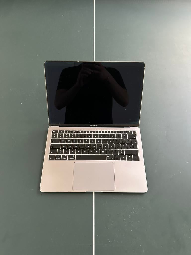 Apple macbook A1932 2018 voor onderdelen, Ophalen, Qwerty, 13 inch, 128 GB of minder