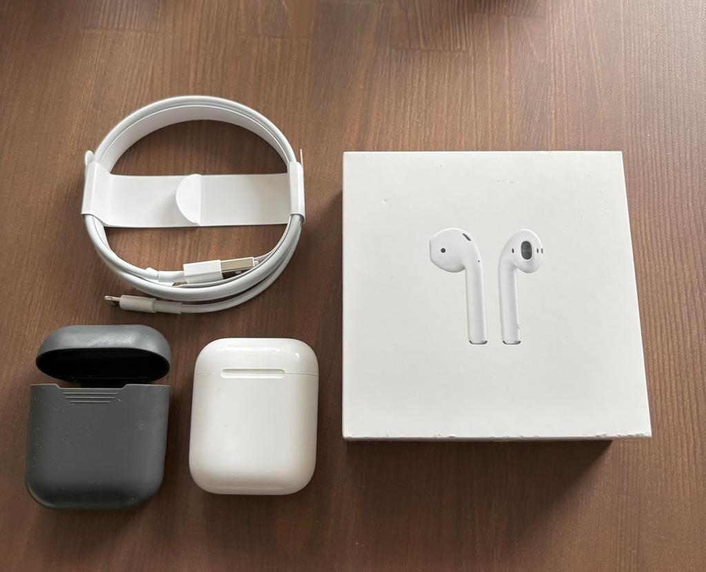 Apple AirPods (2nd generation), Telecommunicatie, Mobiele telefoons | Oordopjes, Gebruikt, In gehoorgang (in-ear), Bluetooth, Ophalen of Verzenden