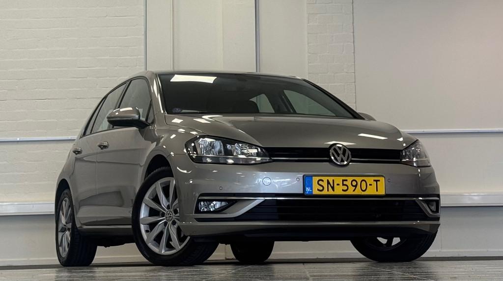 Volkswagen Golf 1.0 TSI Highline Virtual cockpit Navi 2e Eig, Voorwielaandrijving, Stof, Gebruikt, Origineel Nederlands