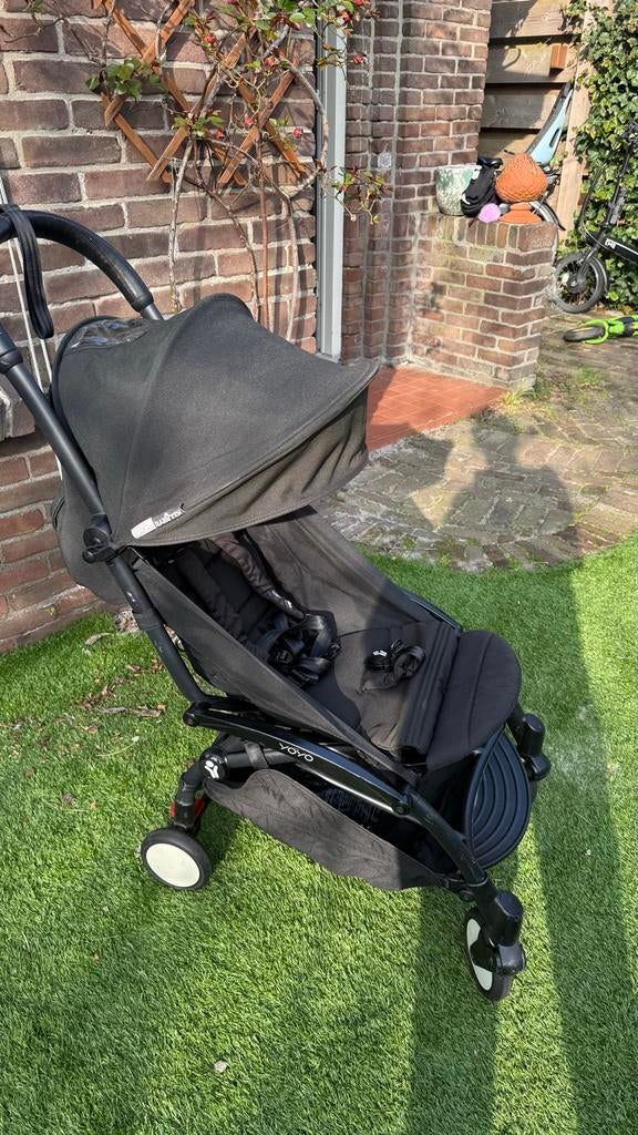 Babyzen Yoyo2 Zwart - in top staat, behalve duwstang, Kinderen en Baby's, Buggy's, Ophalen, Gebruikt, Overige merken