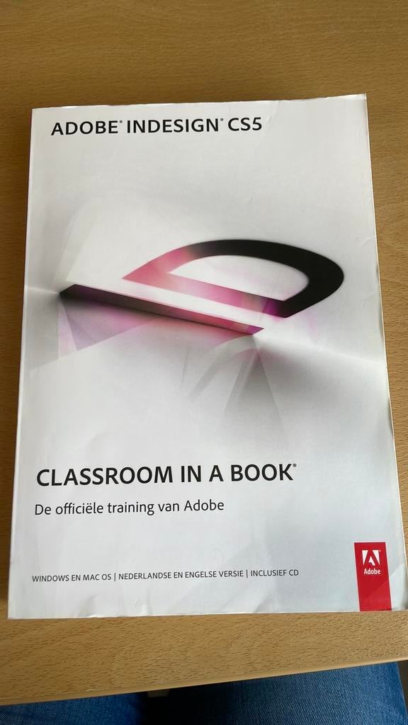 Boek Adobe Indesign CS5 Classroom in a Book, Ophalen of Verzenden, Gelezen, Software